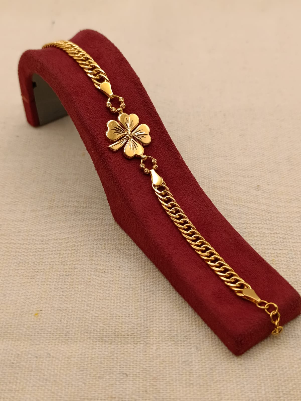 Yoncalı Kartier Bileklik 7.75 Gram
