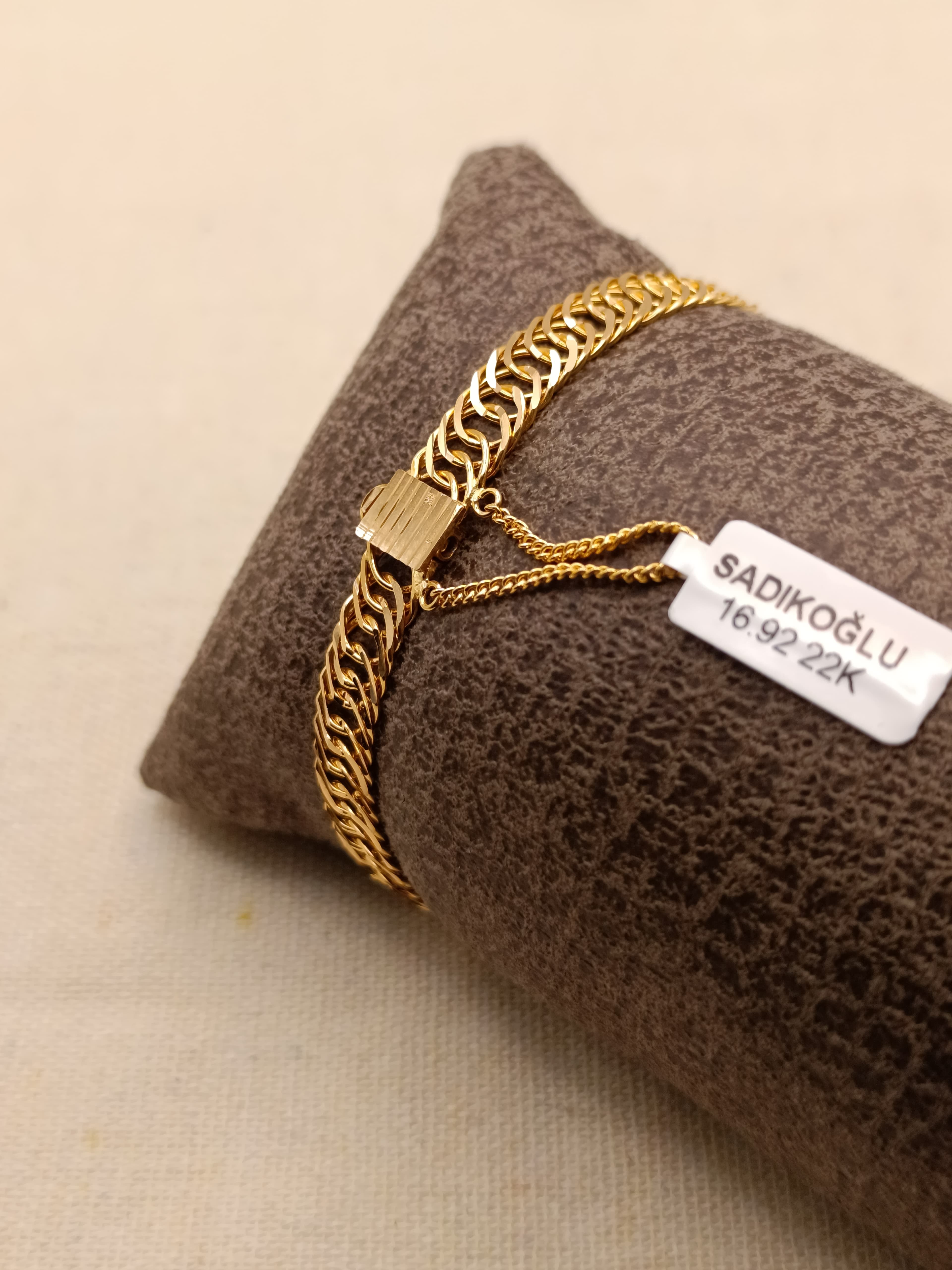 Çivili Kartier Bileklik 16.92 Gram